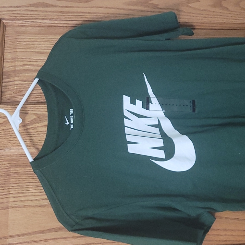 Mens Nike Green T shirt